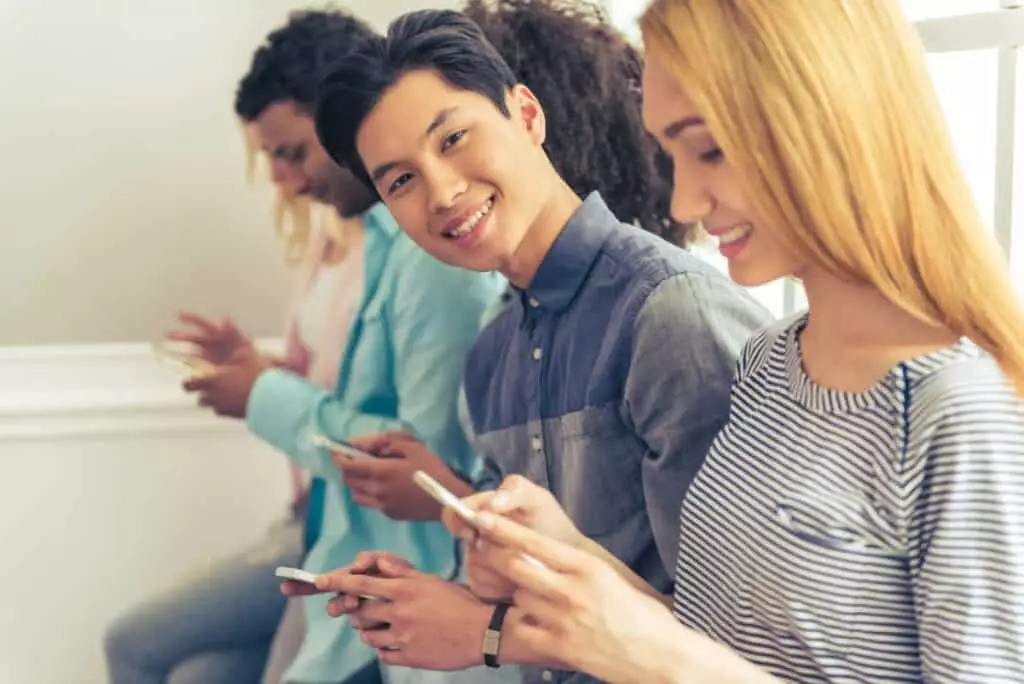 The Future of Smartphones AI, Wearable Tech, 5G, Wireless, 8K
