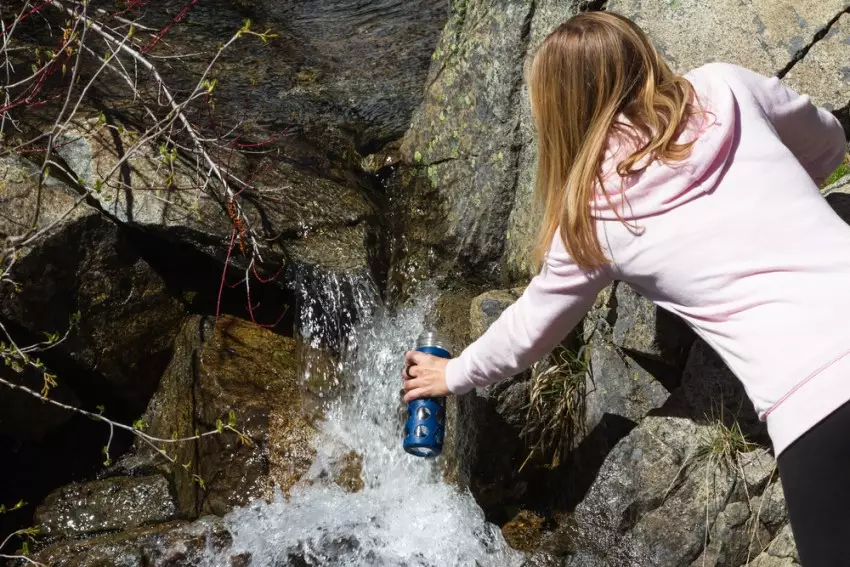 Finding clean water sources for survival during emergencies